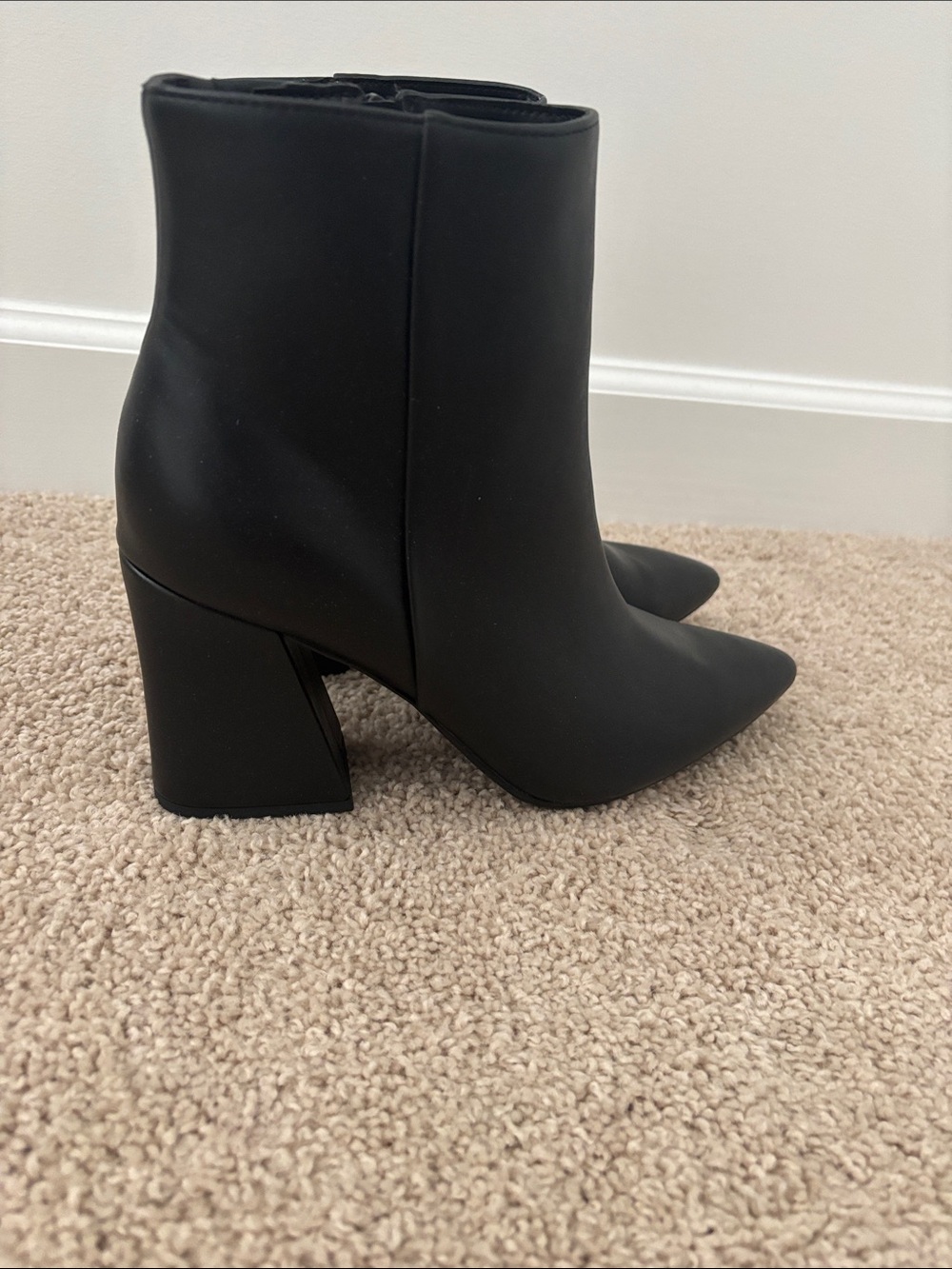 a new day NWOT Black Pointed Toe Block Heel Ankle Boots